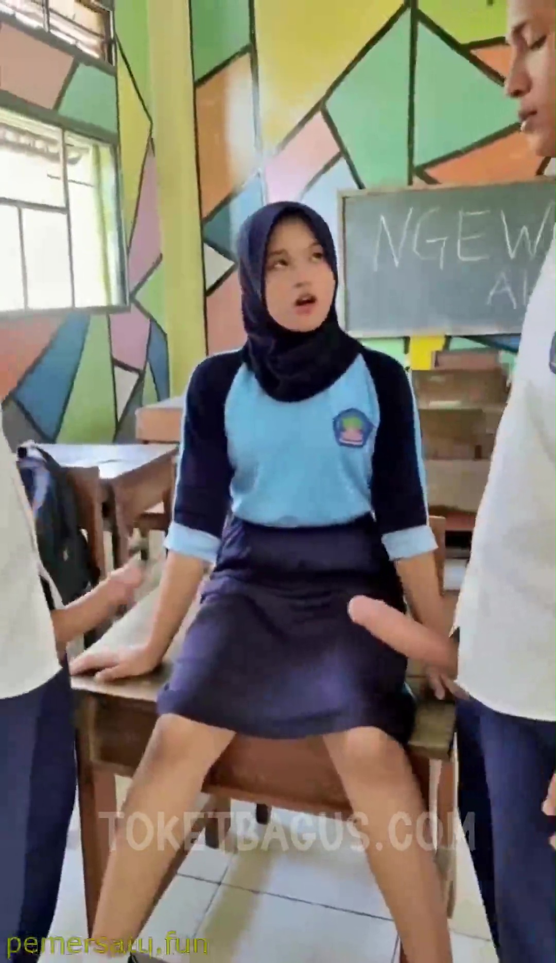 Murid Smp Dientot Bergilir Dalam kelas 2 Batang Masuk memek