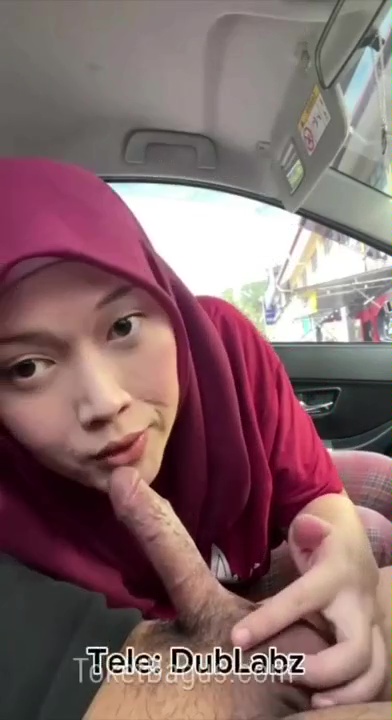 Bokep Malaysia Bini Orang Cakep Nyepong Di Mobil